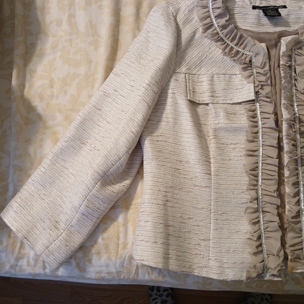 Willi Smith Cream Ruffled Blazer - Picture 2 of 4